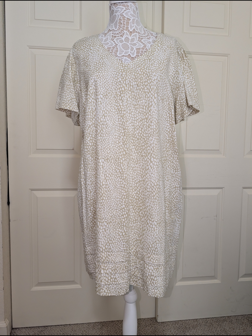 Nicole Miller Original Tan White Linen Blend V Neck Shift Dress XXL